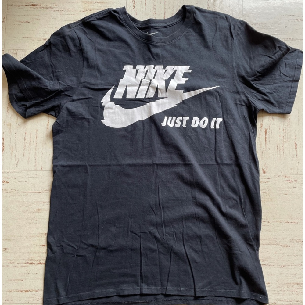 Nike ATHLETIC CUT Tee